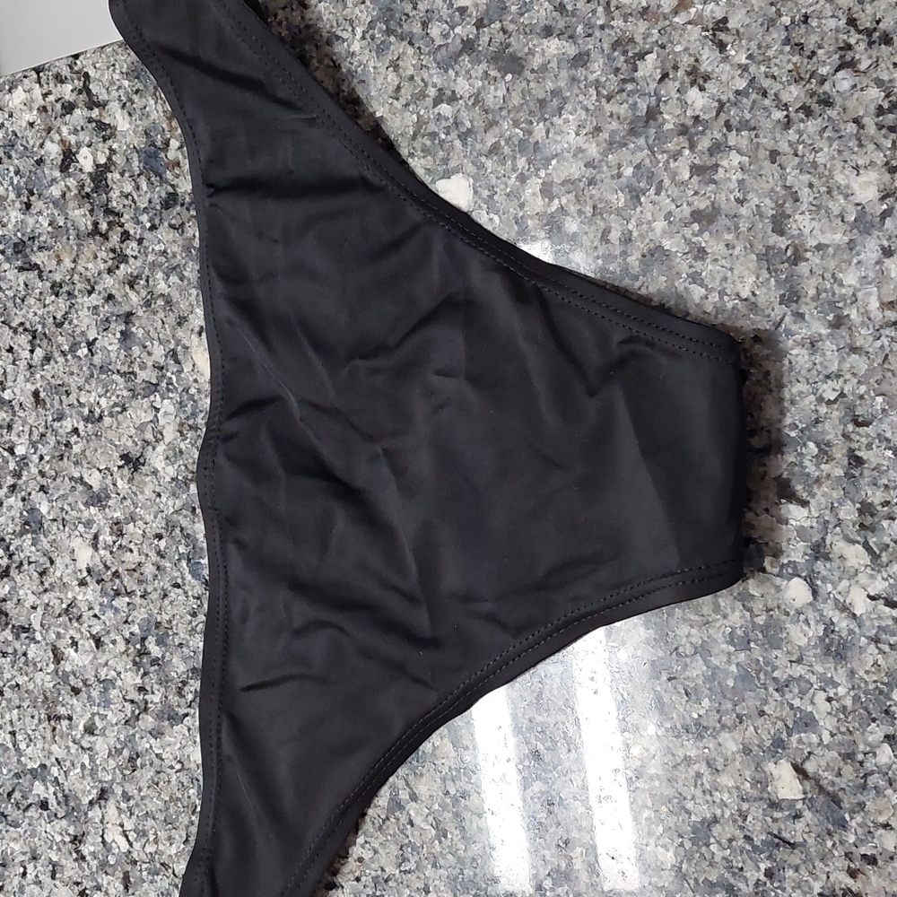 Embroidered Ruffle Bikini - Picture 6 of 9